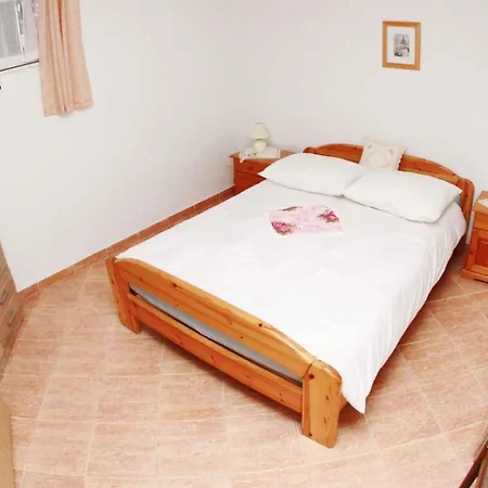 In Mastrinka 7407 Appartement *